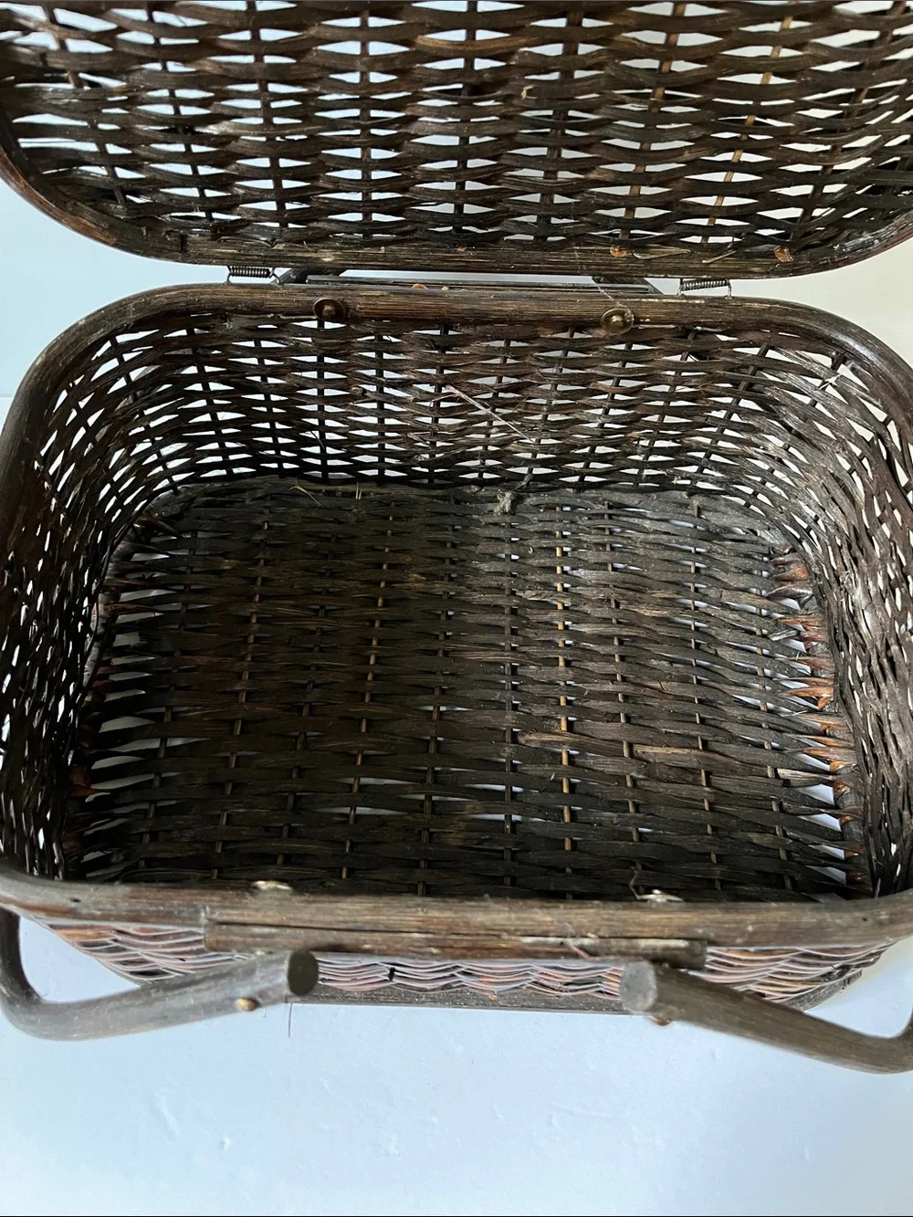 Vintage Woven Wicker Picnic Basket with Folding Bamboo Handles